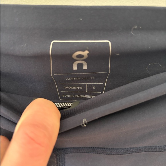 On Running Womens Active Tights 23” Sz S Navy Blue Cloud Athletic - Picture 3 of 3